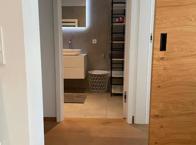 Neu Апартаменти *